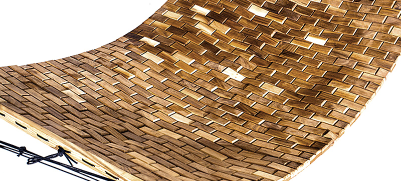 Illustration for article titled A Wooden Hammock Looks Incredibly Classy (and Maybe a Little Pinchy)
